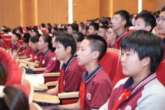 徐本院士也分享了目前“师-生-AI”协同讲堂正在